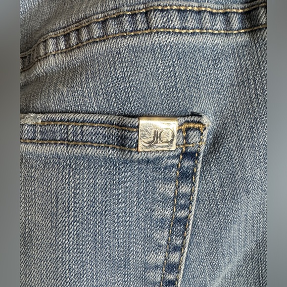 💙 Jennifer Lopez Distressed Shorts - Picture 6 of 8